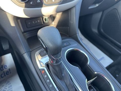 Used 2024 Chevrolet Equinox LT image 18