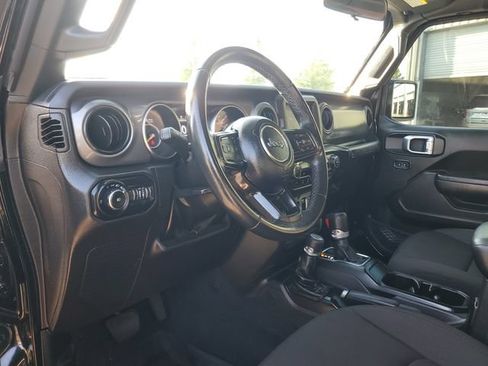 Used 2022 Jeep Wrangler Sport AWD/4WD image 11