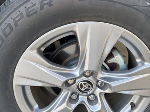 Used 2022 Toyota RAV4 XLE image 14