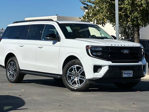 New 2025 Ford Expedition Max Active image 2