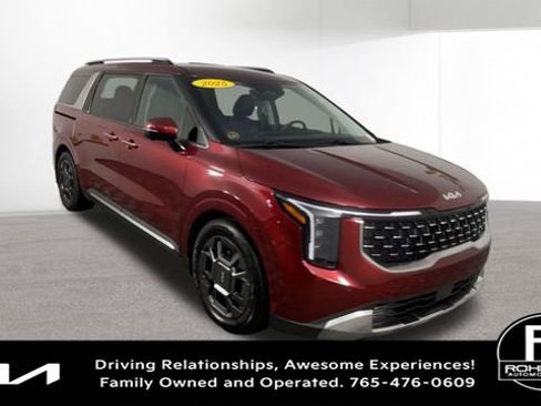 Used 2025 Kia Carnival SX image 2