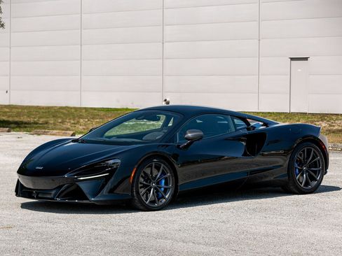 Used 2023 McLaren Artura image 46
