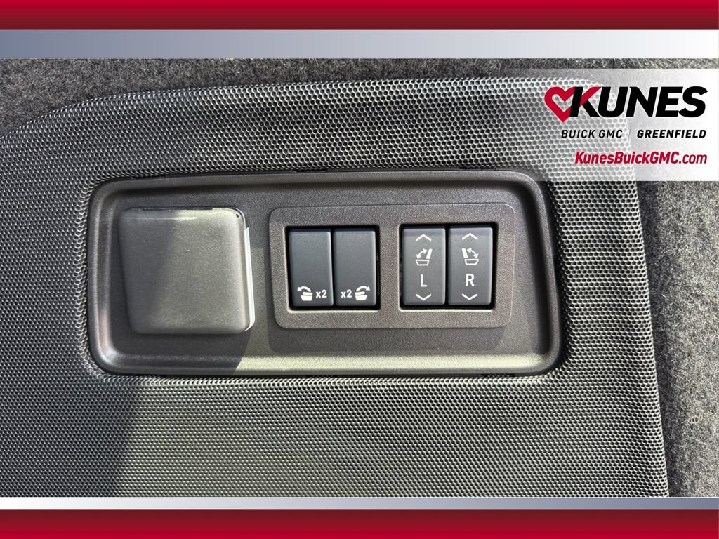 Used 2025 Cadillac Escalade Sport Platinum w/ LPO, Floor Liner Package AWD/4WD image 42