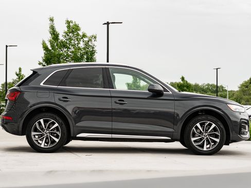 Used 2021 Audi Q5 2.0T Premium Plus w/ Premium Plus Package AWD/4WD image 3
