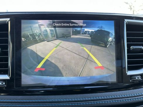 Used 2021 Chrysler Pacifica Touring w/ Cold Weather Group image 13