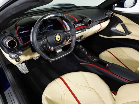 Used 2021 Ferrari 812 GTS image 4