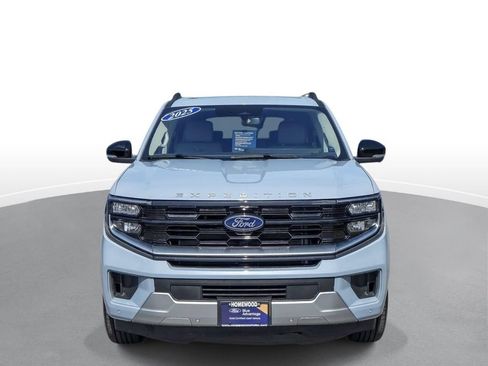 Used 2025 Ford Expedition Platinum w/ Platinum Ultimate Package AWD/4WD image 3