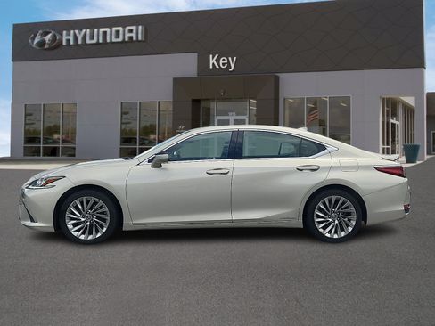 Used 2019 Lexus ES 300h FWD image 6