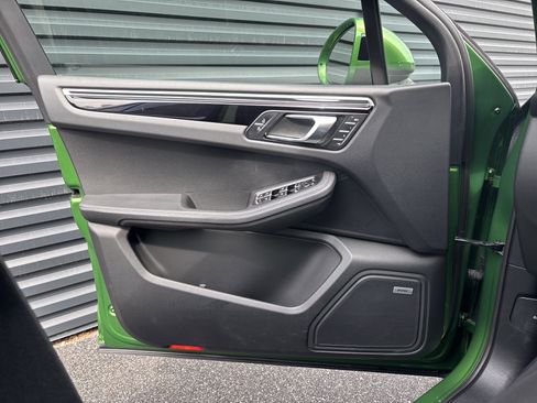 Used 2021 Porsche Macan S AWD/4WD image 14