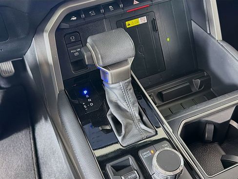 Used 2023 Toyota Tundra Limited image 38