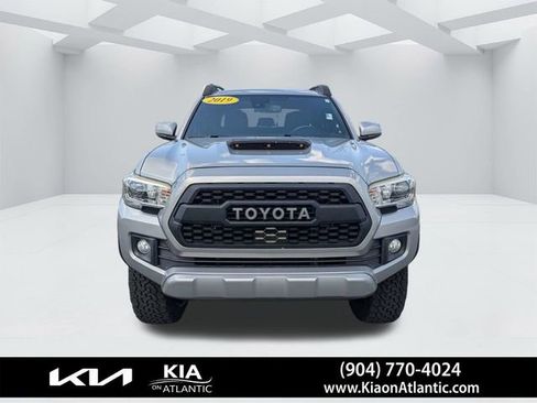Used 2019 Toyota Tacoma TRD Sport image 7