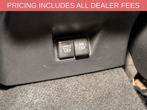 Used 2025 Toyota Camry SE FWD image 7