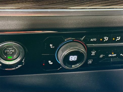 Used 2023 Chevrolet Silverado 1500 LT image 14