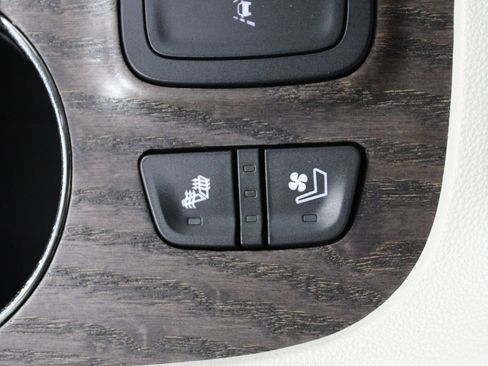 Used 2023 GMC Acadia Denali AWD/4WD image 42