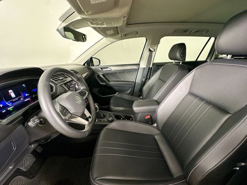 Used 2022 Volkswagen Tiguan SE image 30
