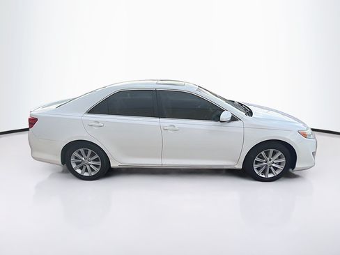 Used 2014 Toyota Camry XLE FWD image 10