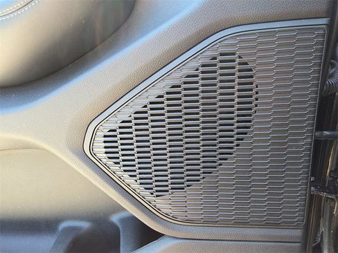 Used 2023 Jeep Grand Cherokee Limited image 25