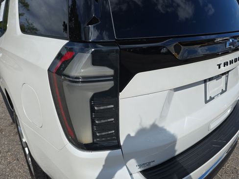 Used 2025 Chevrolet Tahoe Premier AWD/4WD image 36