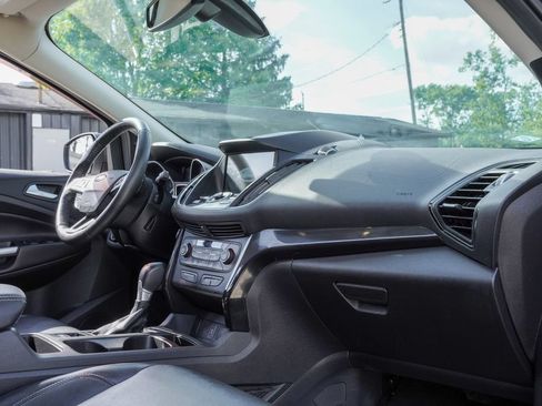 Used 2017 Ford Escape Titanium AWD/4WD image 38