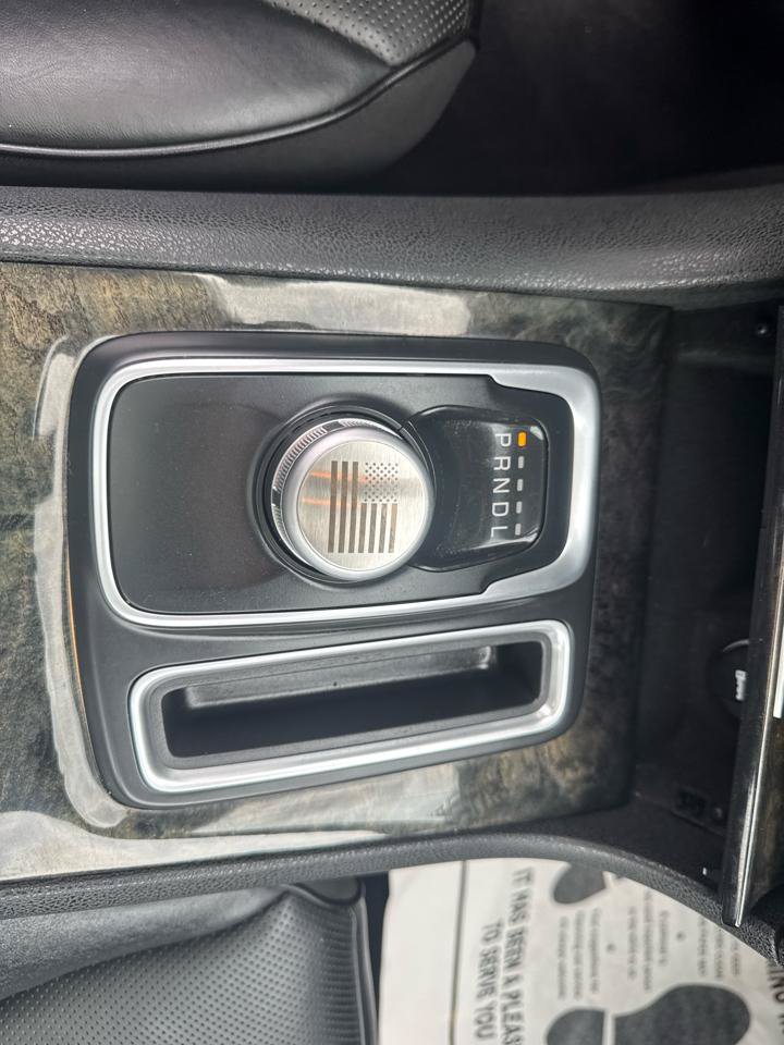 Used 2019 Chrysler 300 Limited AWD/4WD image 38