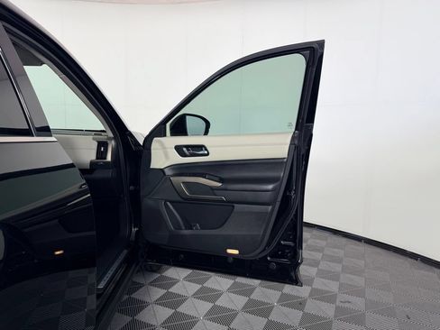Used 2022 Nissan Pathfinder Platinum w/ Cargo Package FWD image 33