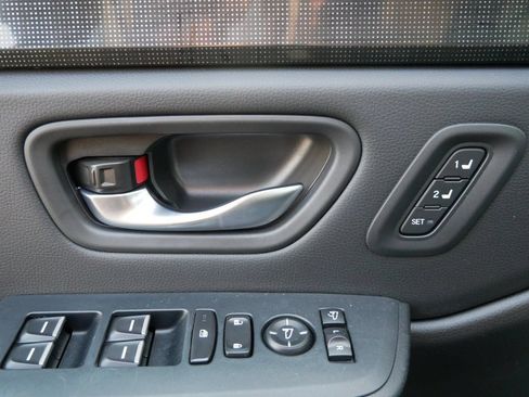 Used 2025 Honda Pilot Black Edition image 16