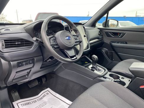 Used 2025 Subaru Forester Premium AWD/4WD image 9