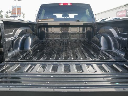 Used 2018 RAM 1500 Express image 24