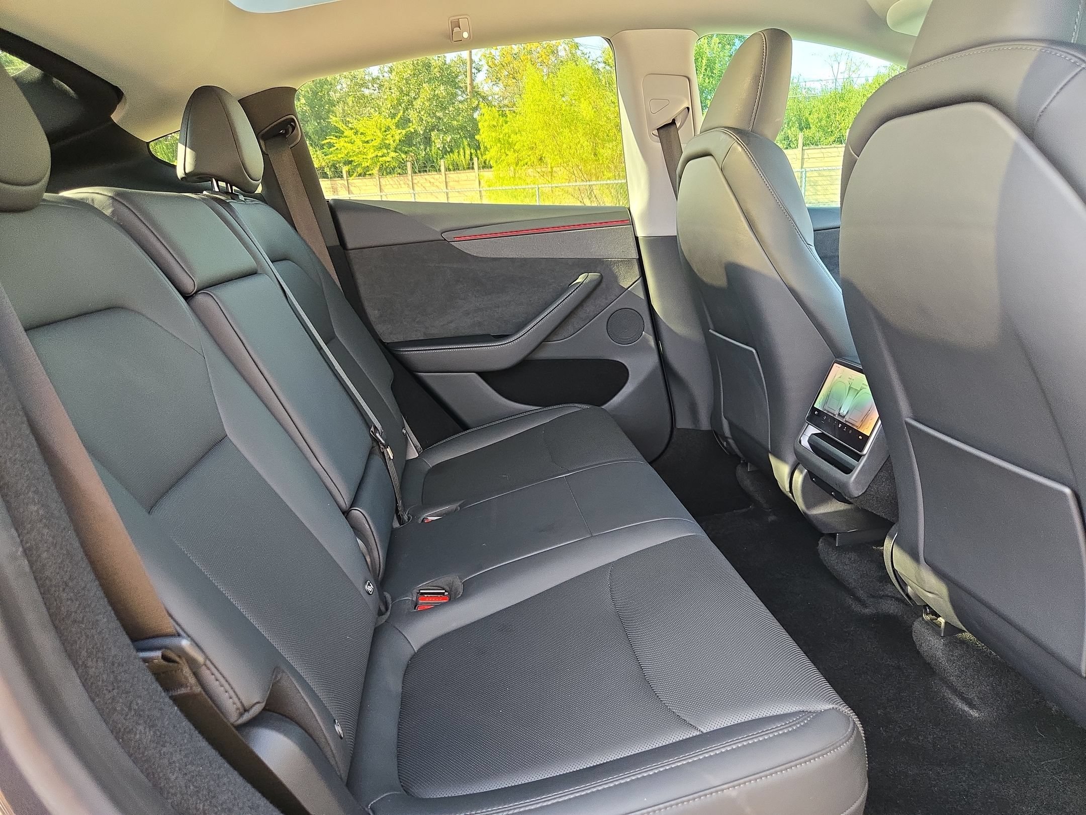 Used 2026 Tesla Model Y AWD image 25