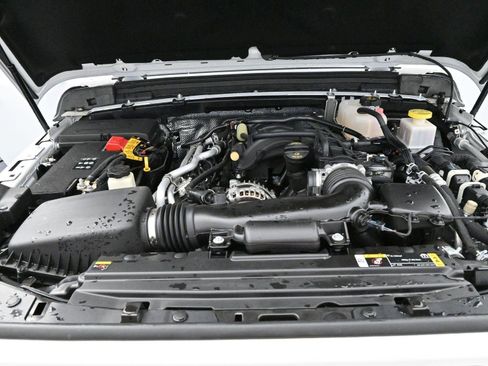 Used 2024 Jeep Gladiator Sport image 30