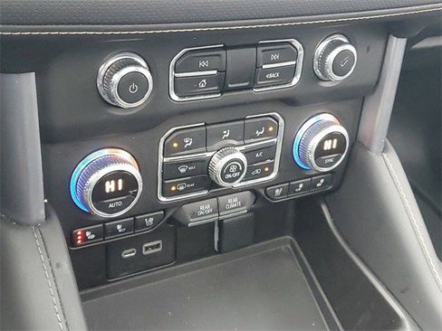 Certified 2023 GMC Yukon SLT image 29