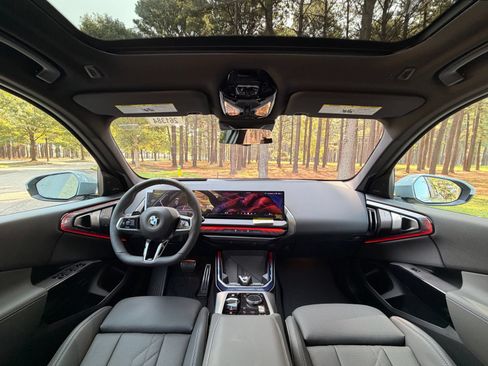 New 2026 BMW X3 xDrive30i w/ Premium Package AWD/4WD image 2