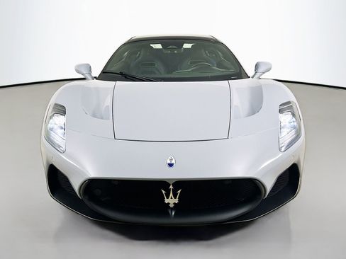 Used 2023 Maserati MC20 Spyder RWD image 2