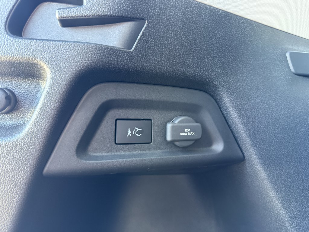 Used 2025 Honda Pilot Touring image 39