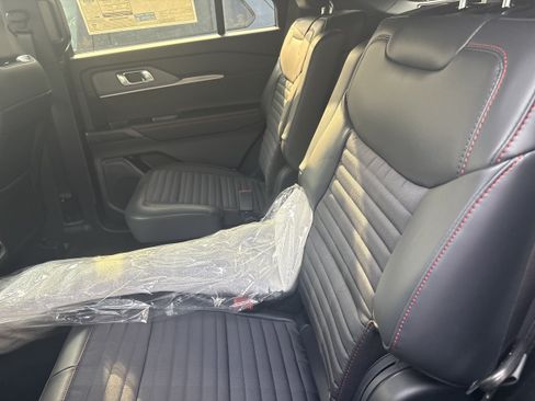 New 2026 Ford Explorer ST-Line AWD/4WD image 8