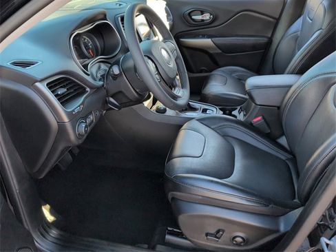 Used 2022 Jeep Cherokee Latitude Lux image 6