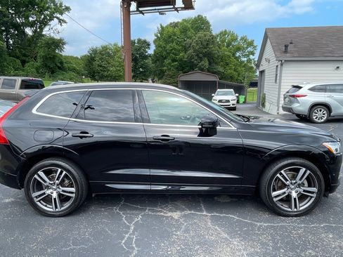 Used 2018 Volvo XC60 T5 Momentum w/ Vision Package AWD/4WD image 7