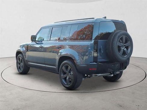 New 2026 Land Rover Defender 110 S image 7
