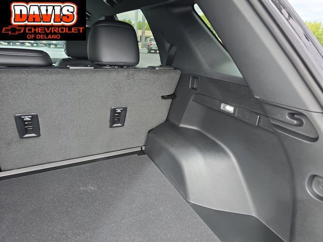 New 2027 Chevrolet Equinox LT w/ Convenience Package II AWD/4WD image 13