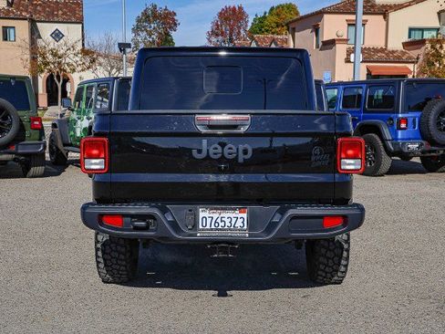 Used 2023 Jeep Gladiator Willys image 5