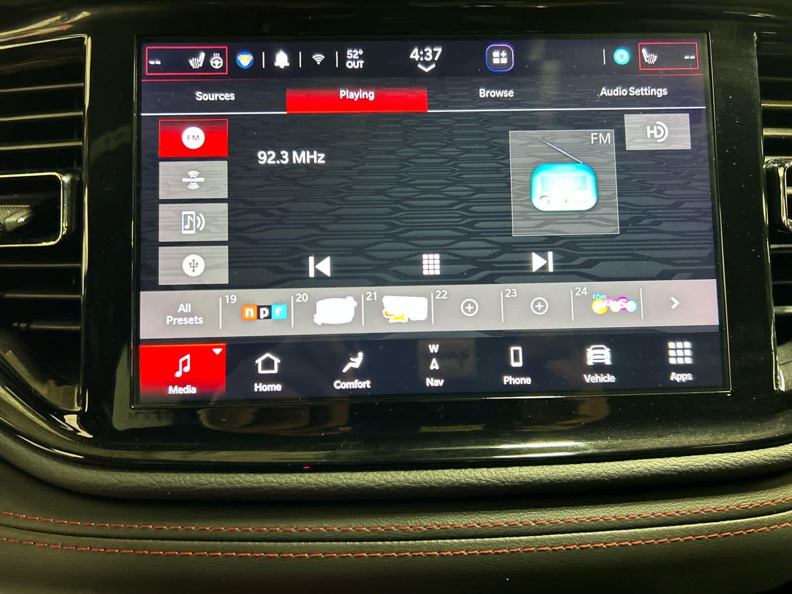 Used 2023 Dodge Durango R/T w/ Tow 'N Go Package AWD/4WD image 16