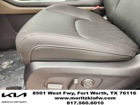 New 2026 Kia Carnival FWD image 17