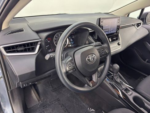 Used 2022 Toyota Corolla LE image 12