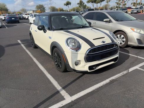 Used 2015 MINI Cooper S image 3