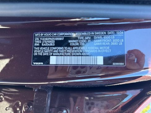 Certified 2025 Volvo XC90 T8 Core w/ Protection Package image 34