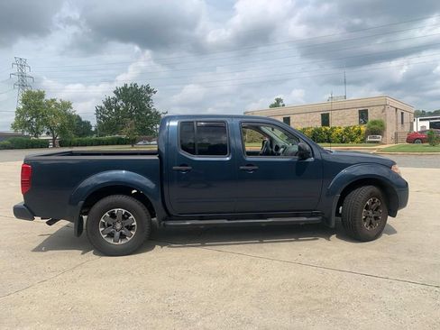 Used 2019 Nissan Frontier Desert Runner RWD image 10
