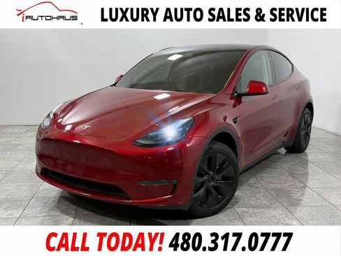 Used 2025 Tesla Model Y Long Range image 1