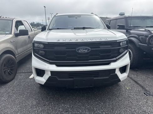Used 2025 Ford Expedition Max Active AWD/4WD image 5