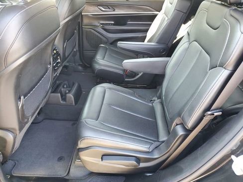 Used 2023 Jeep Grand Cherokee L Limited w/ Luxury Tech Group II image 21