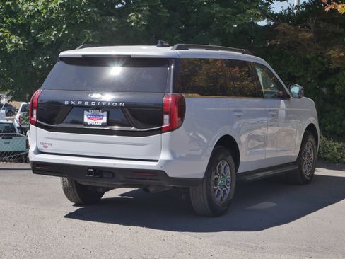 Certified 2025 Ford Expedition Active AWD/4WD image 22